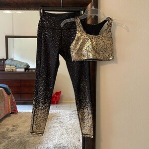 EXCLUSIVE Curves N Combatboots gold glitter activewear set